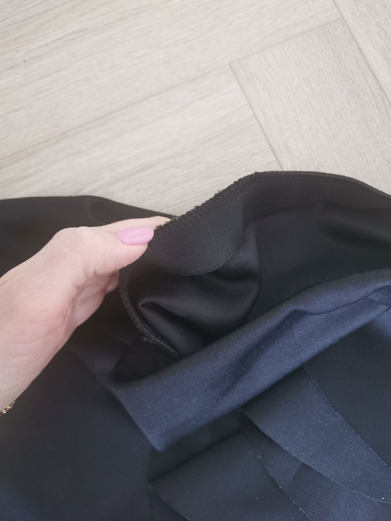 Spódnica ołówkowa dopasowana falbanki falbany czarna elegancka