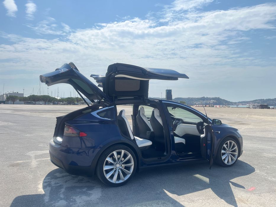 Tesla Model X 75D jantes 22 auto pilot and connectivity