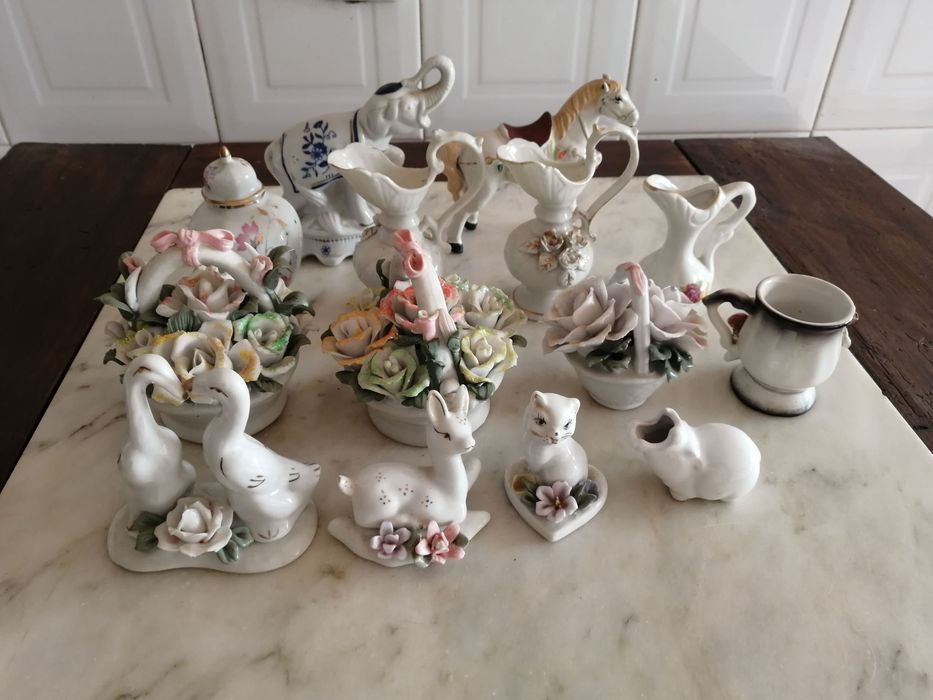conjunto de peças de decoração sem falhas em cerâmica