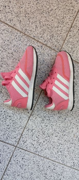 Sapatilhas adidas de menina rosa 24