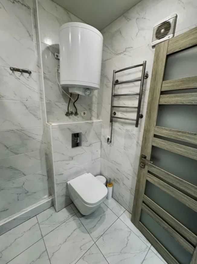 1 кім в НОВОБУДОВІ з АВТОНОМКОЮ район ПОЛЯ (КІРОВА) (716714)