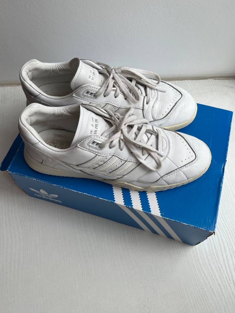 Кросівки Adidas A.R. Trainer