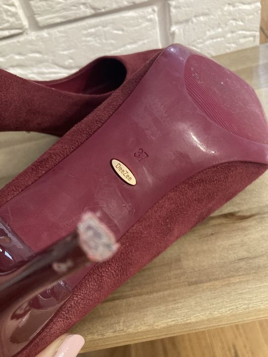 Bordowe szpilki DeeZee 37