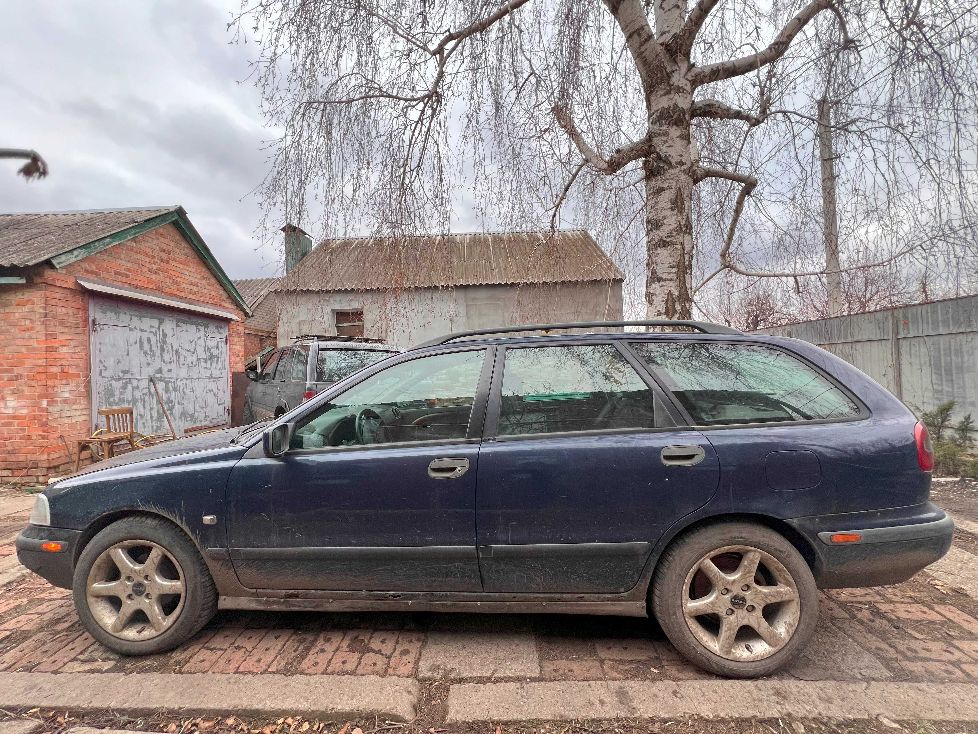 Volvo v40 1.9 TDI універсал 2000р срочно!