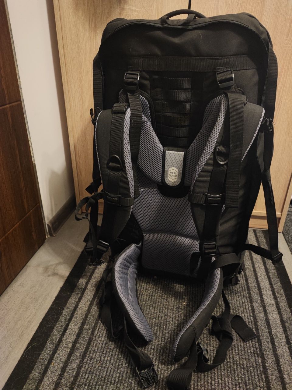 Plecak turystyczny Deuter Transit 65L. Bez małego dodatkowego plecaka