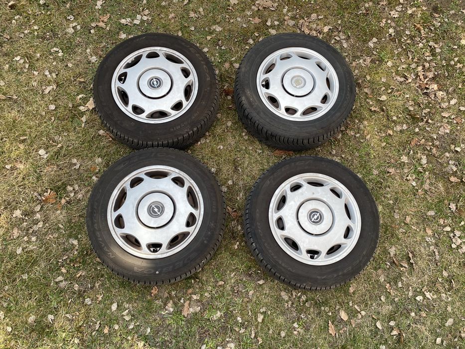 Zestaw Opony całoroczne z felgami do focusa mk2 195/65 R15 6Jx15x52,5