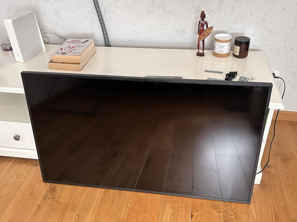 Telewizor SAMSUNG QB43R 43 cale