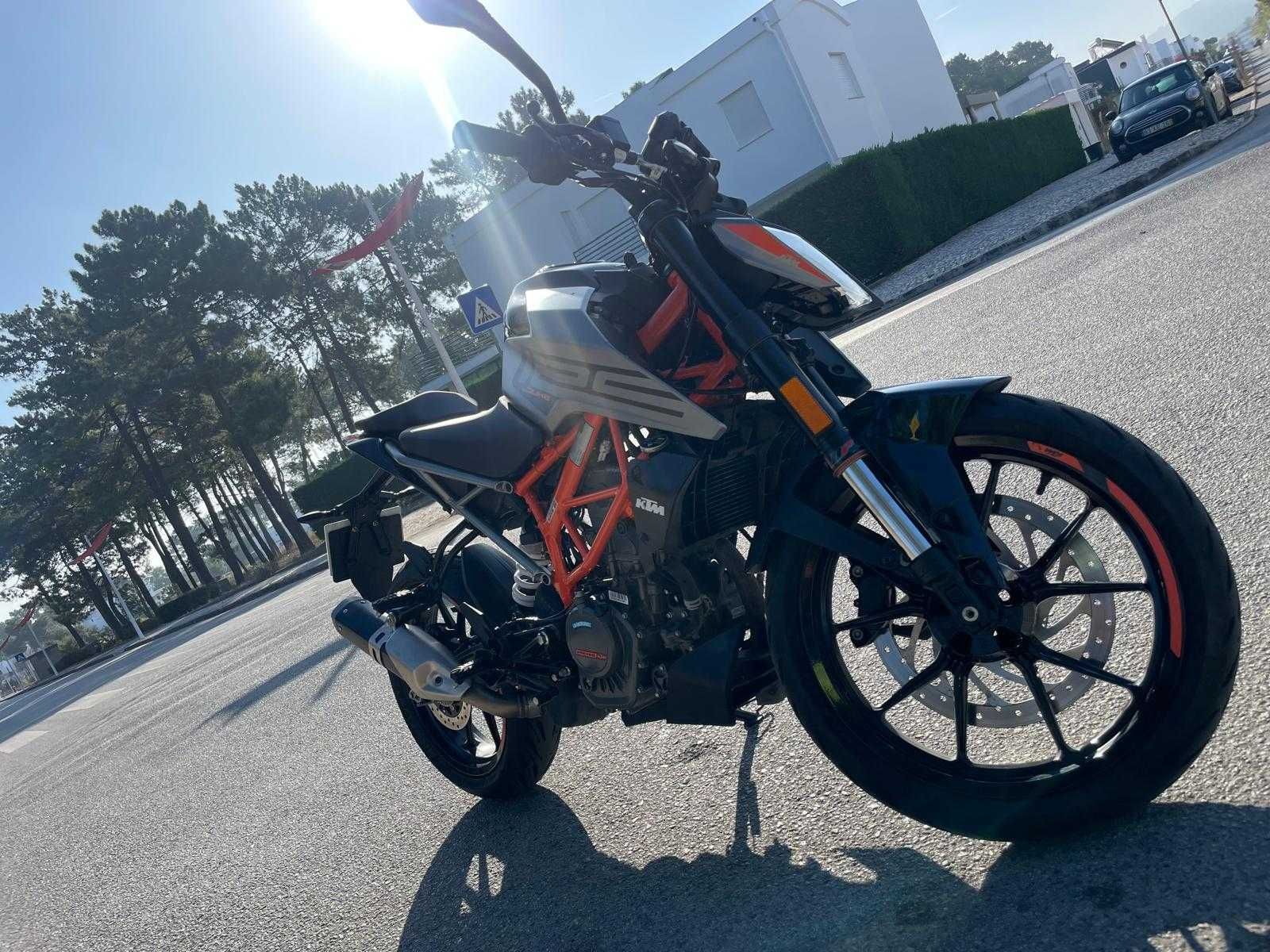 Ktm Duke 125 - ano 2022