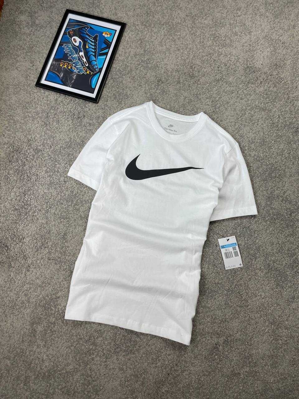 Koszulka t-shirt Nike central logo swoosh