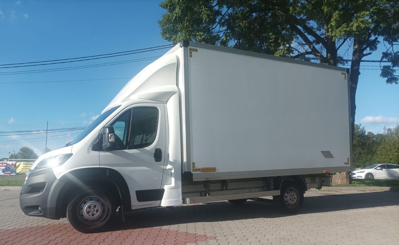 Peugeot boxer 2.0 HDI salon 1 właściciel serwis  izoterma kontener 8 e