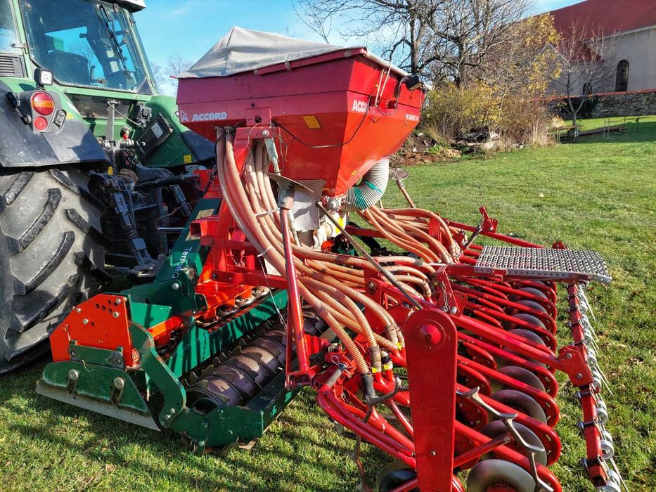 Agregat uprawowo siewny talerzowy 3m