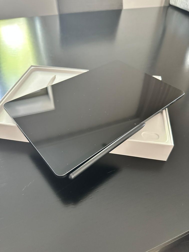Samsung Galaxy Tab S7 FE com caneta