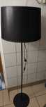 Lampa stojąca czarna