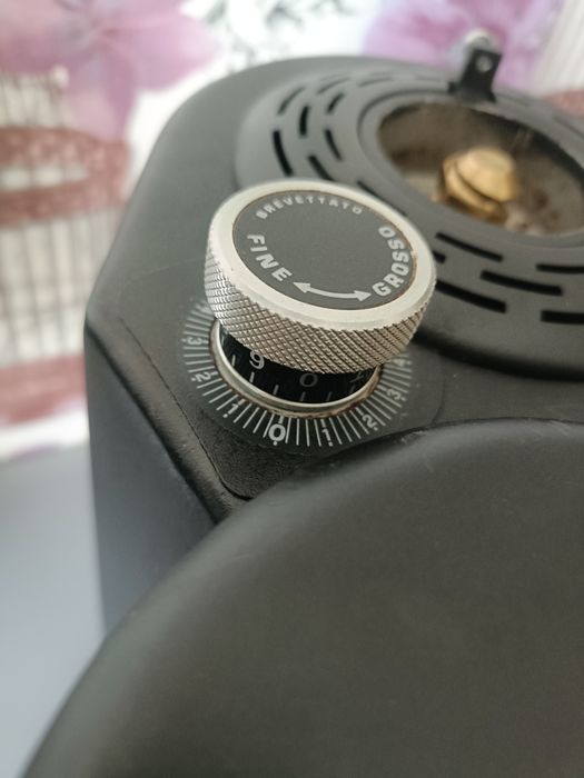 Кавомолка прямого помолу Nuova Simonelli гріндер