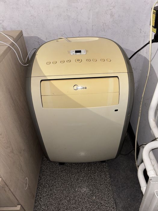 Мобильный кондиционер Midea