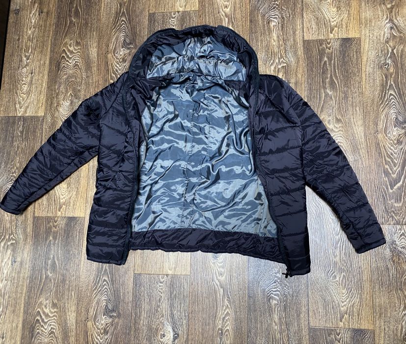 Новая черная куртка с капюшоном,курточка,пуховик весна/осень