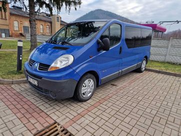 Renault Trafic 9 osobowy long