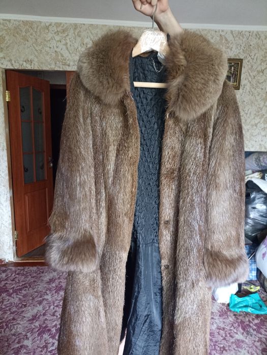 Натуральна шуба нутрії