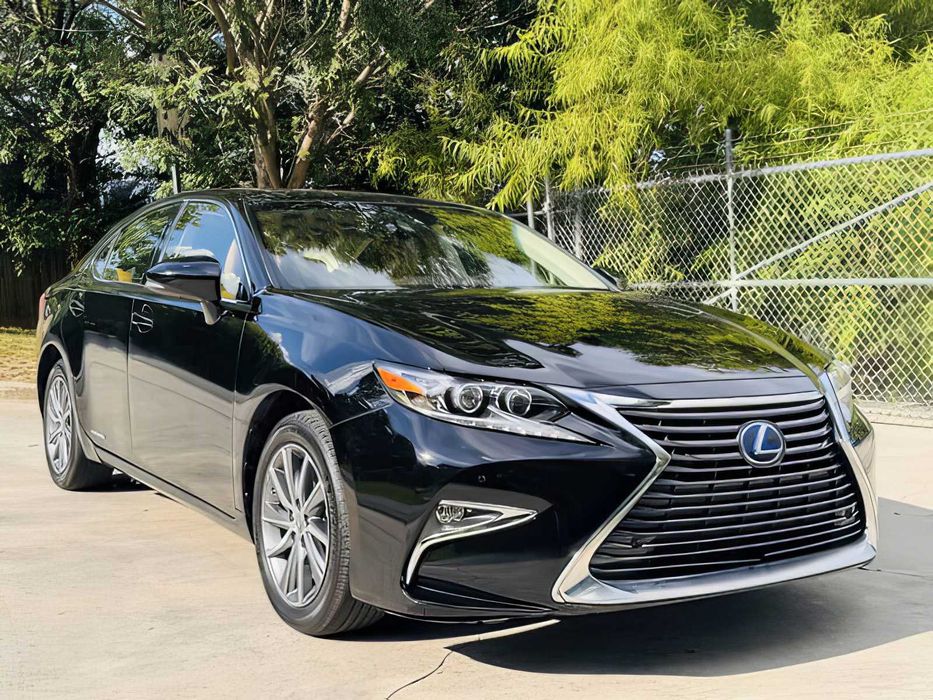 Lexus ES 300h      2017