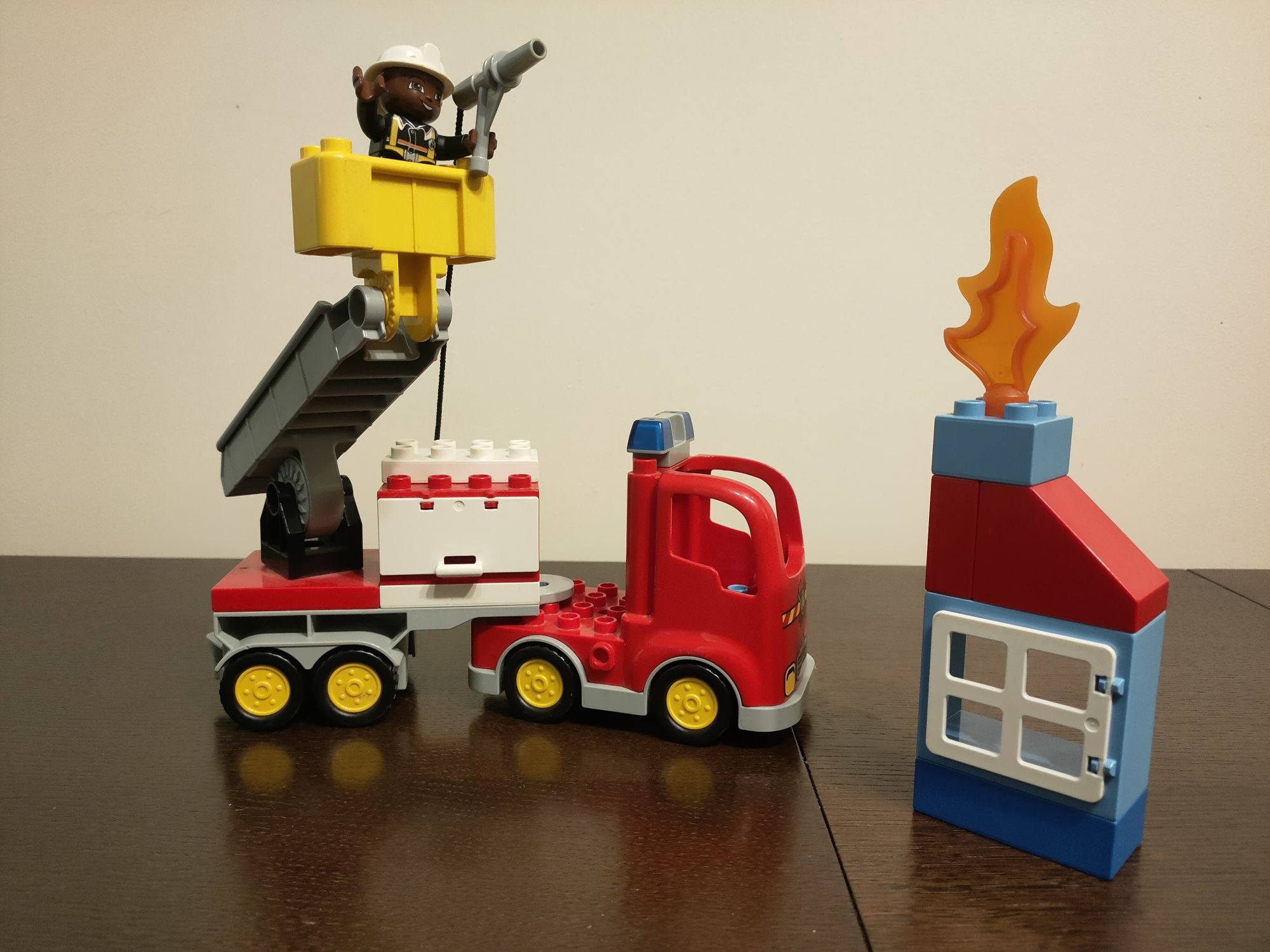 LEGO Duplo 10592 wóz strażacki