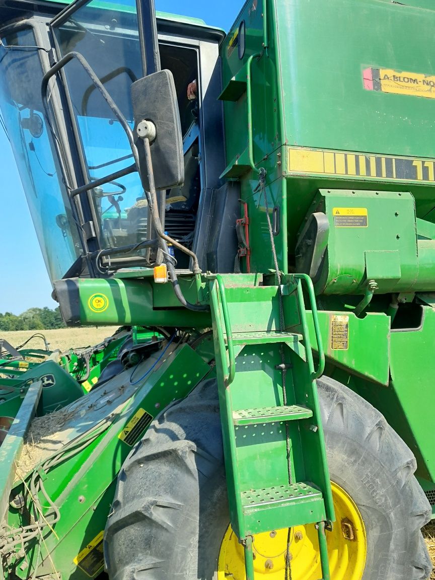 Kombajn zbożowy John deere 1177