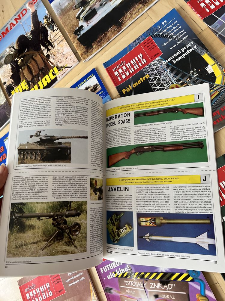 Komandos, Technika Wojskowa, młody technik 12 szt 1994,1995 zadbane