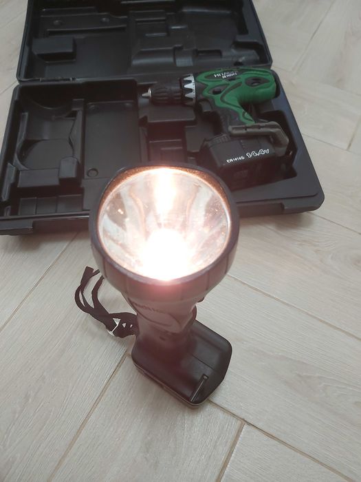 Продам дрель/шуруповерт HITACHI