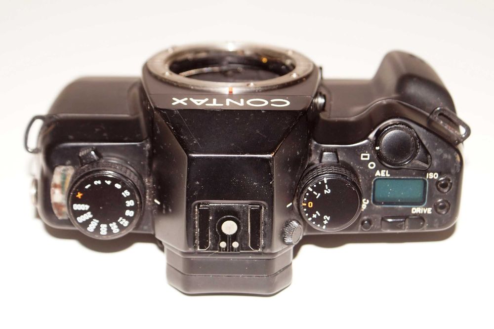 Contax ST body (+ Yashica 50mm f/1.9)