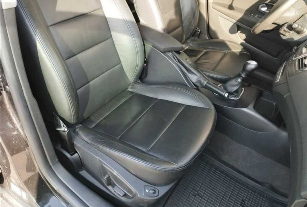 Renault Laguna lll 2008 1.5dci 6ст мех кожа чёрная на чёрном