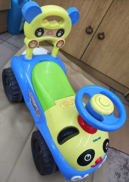Jeździk, pchacz, samochód z kierownicą Baby Mix