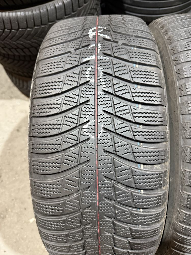 Opony zimowe 215/55/17 Brodgestone 4szt