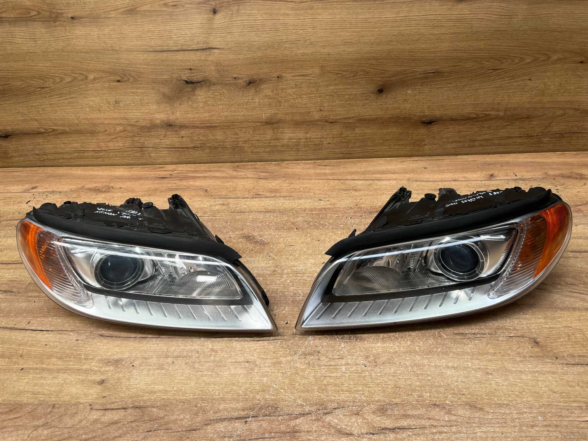 Lampa/reflektor przedni lewy prawy Volvo V70 III Xenon