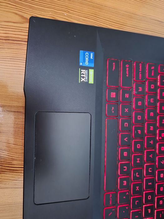 MSI GF76 (17,3″ FHD, RTX 3050 Ti, i5-11400H, 16 GB RAM, 500 GB SSD)