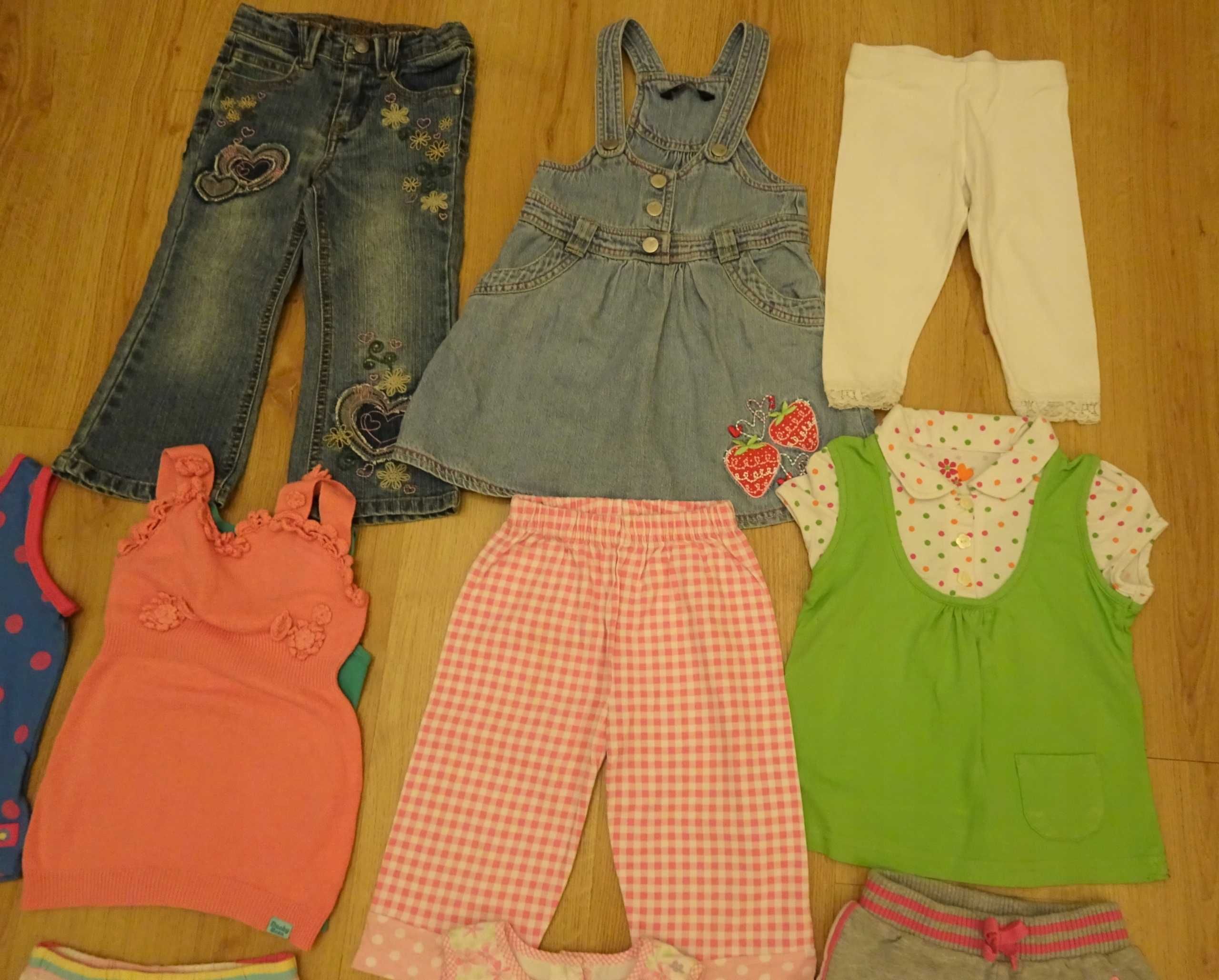 Zestaw letnich ubrań dla dziewczynki 2-3 lata