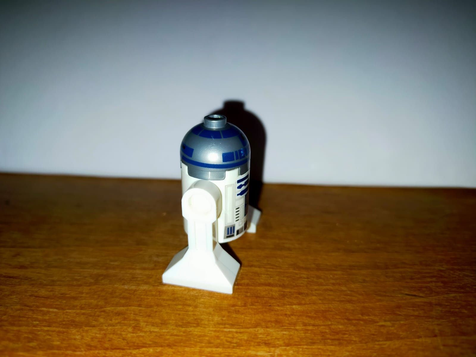 LEGO mini figurka R2-D2 SW0527