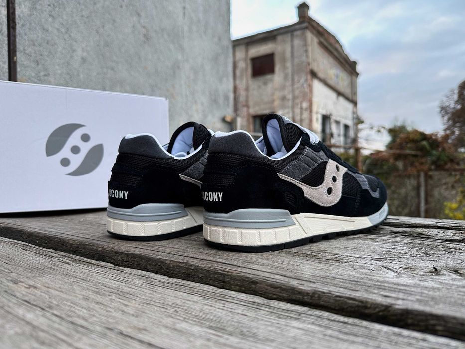 Мужские оригинальные кроссовки Saucony Shadow 5000 (4 цвета)бестселлер