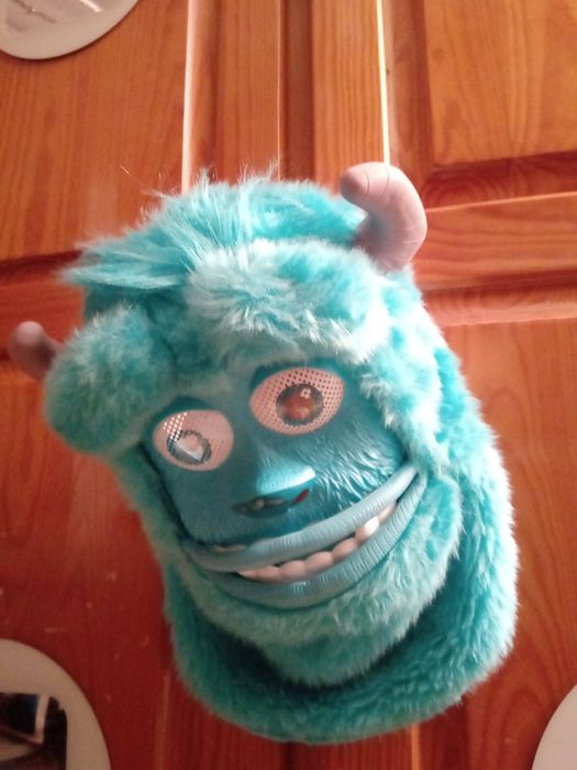 Máscara de personagem do filme Disney monstros e companhias