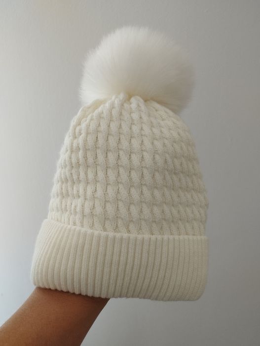 Śliczna czapka zimowa dla dziewczynki