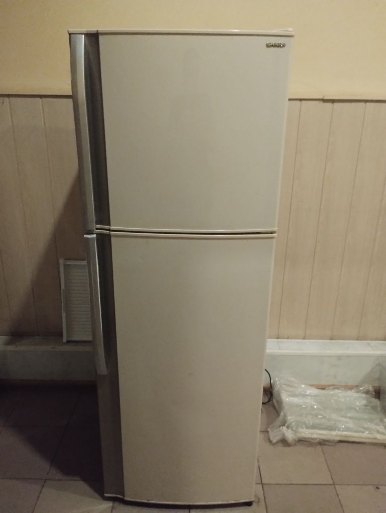 Продам холодильник