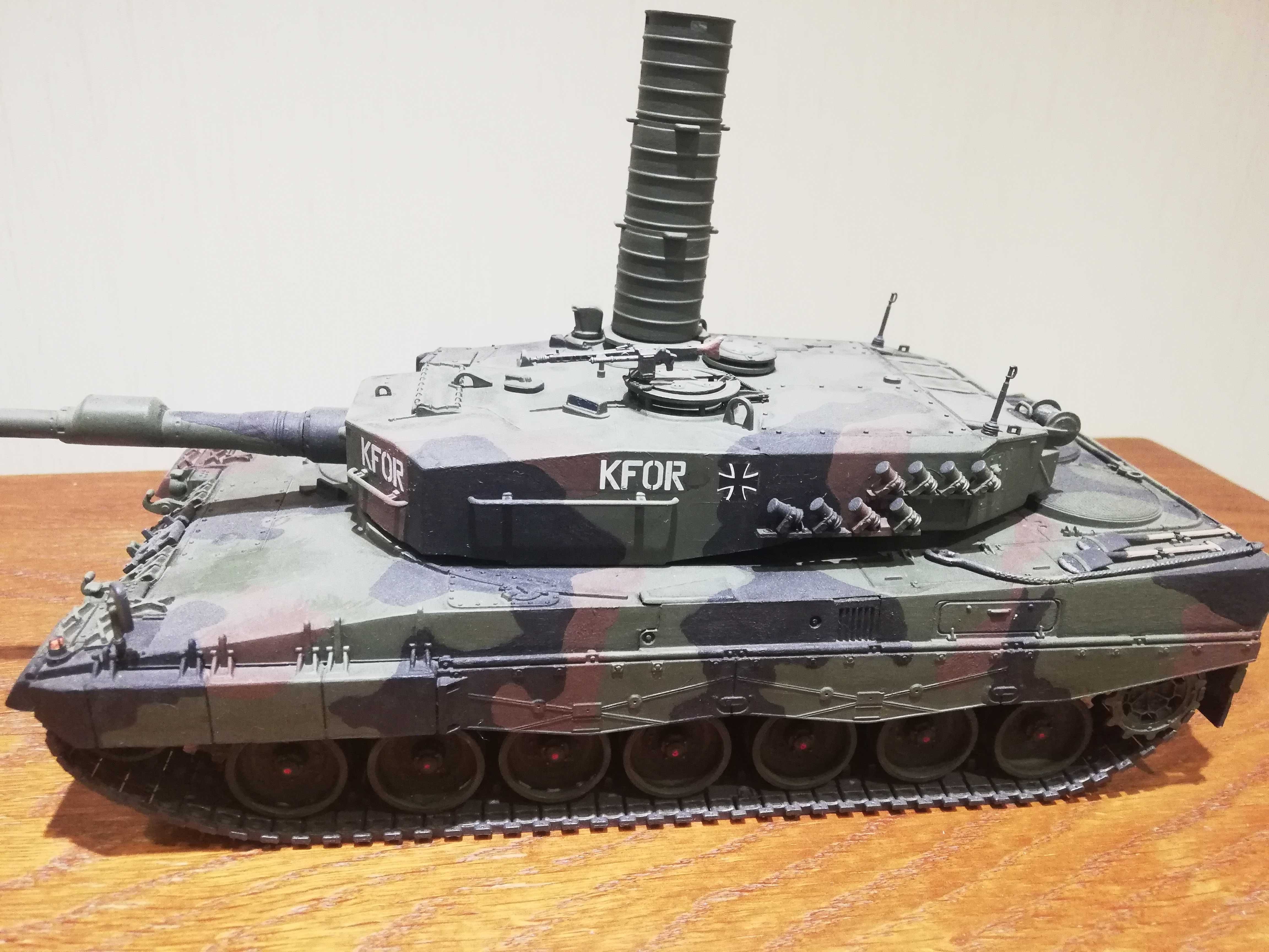 Модель танка Leopard 2A6, масштаб 1:35