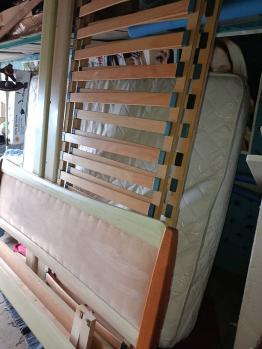 Кровать двуспальная