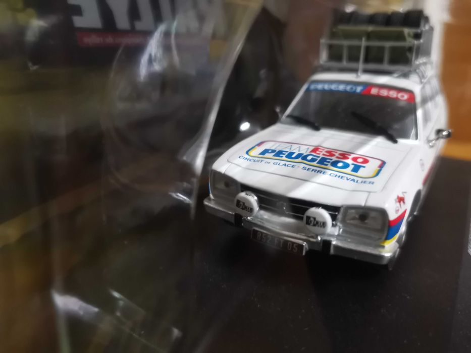 Peugeot 504 Break + Peugeot 504 Ti Team Esso Sport Escala 1 43