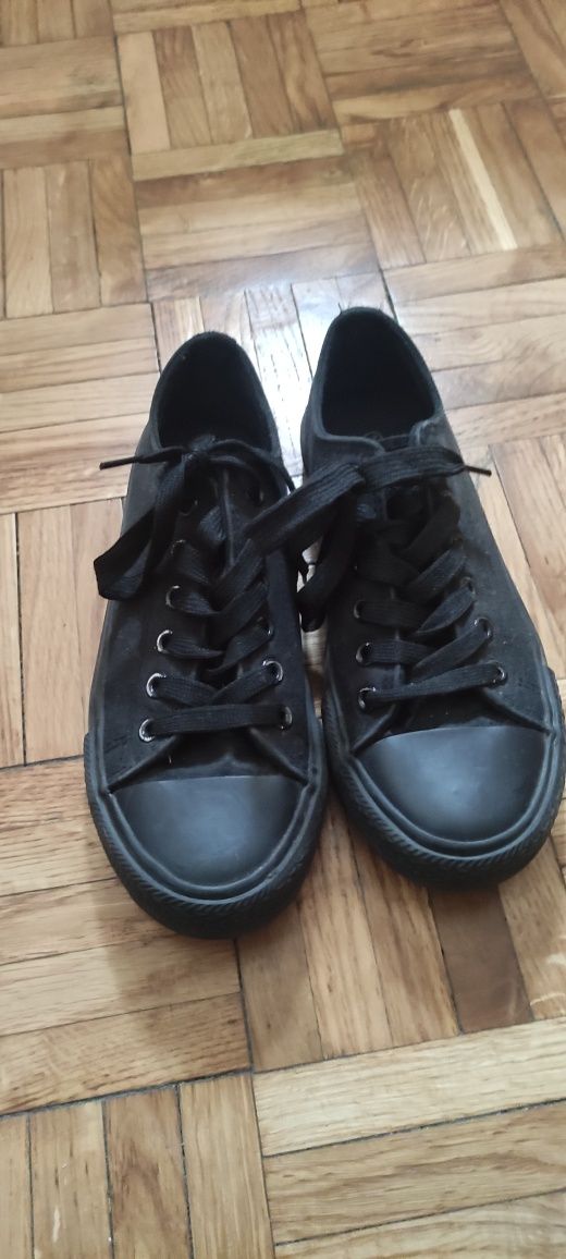 Czarne trampki niskie feewear