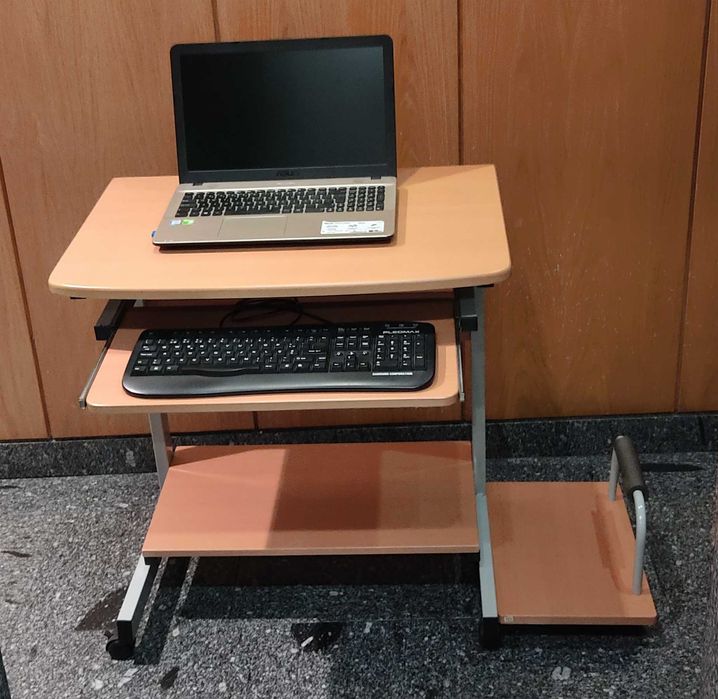 Secretária para computador, escritório ou estudo