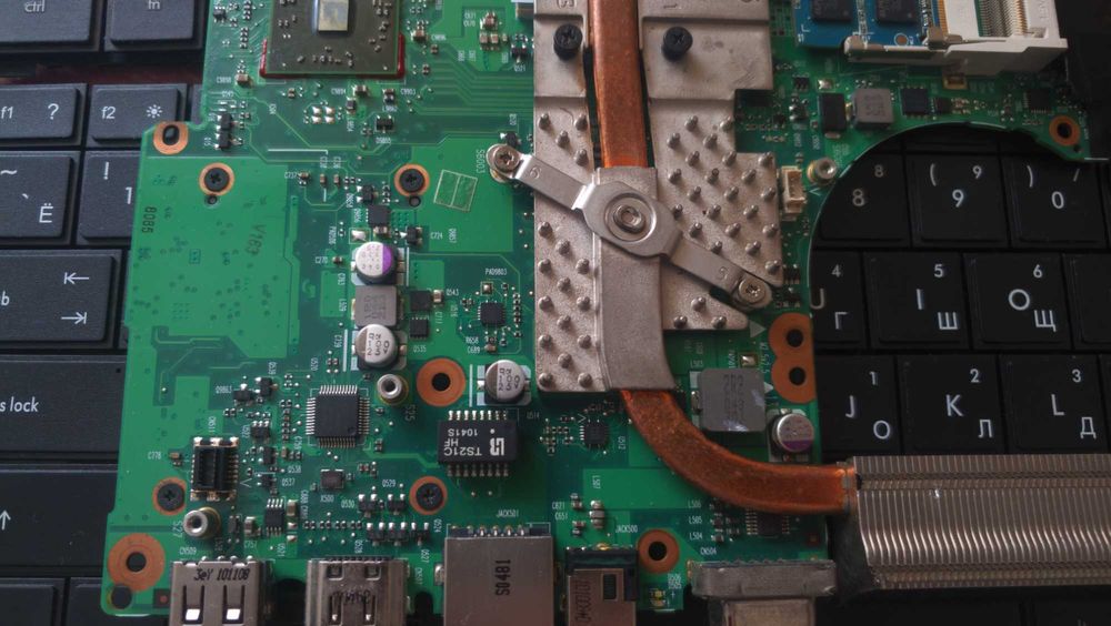 Ноутбук на розбір HP625, ВСЕ РОБОЧЕ ОКРІМ ЧІПА