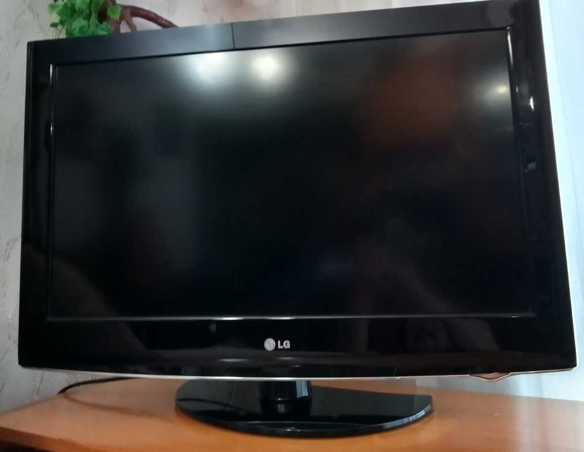 Телевізор LG 32LG3000