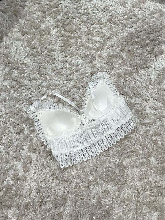 Продам білий бюстгальтер з застібкою спереді (70А)