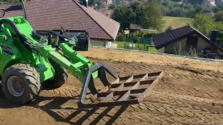 Zakładanie trawnika usługi glebogryzarką separacyjną Avant