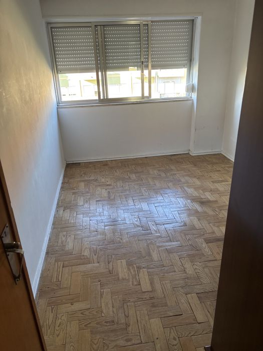 Quarto para arrendar