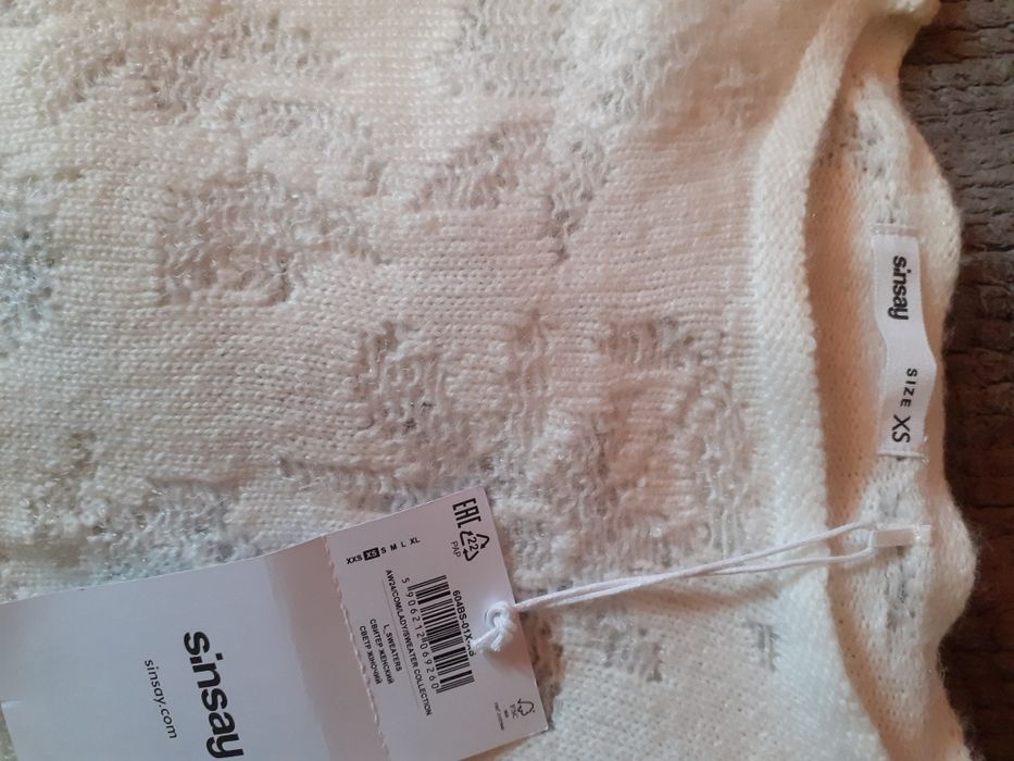 Sweter ażurowy kwiaty